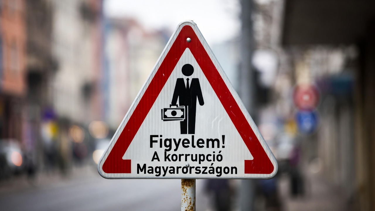 Milliárdos KRESZ-bohózat: félmilliárdért vették kétszer ugyanazt a szemetet thumbnail