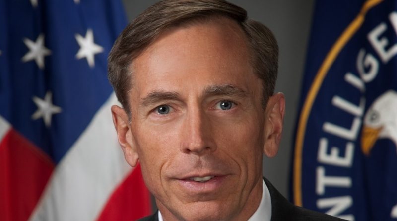 Petraeus: Ukrajna a 21. század katonai laboratóriuma, Oroszország pedig épp benne ég a saját háborújában