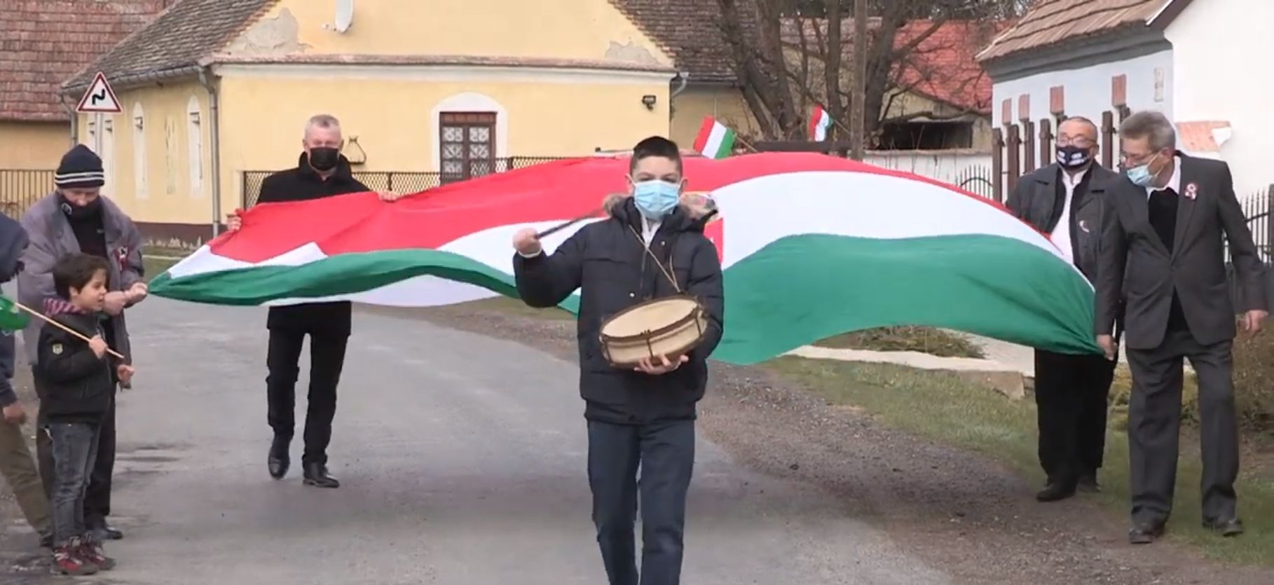 Szele Tamás: Szerencsés, hazafias és szent emberek