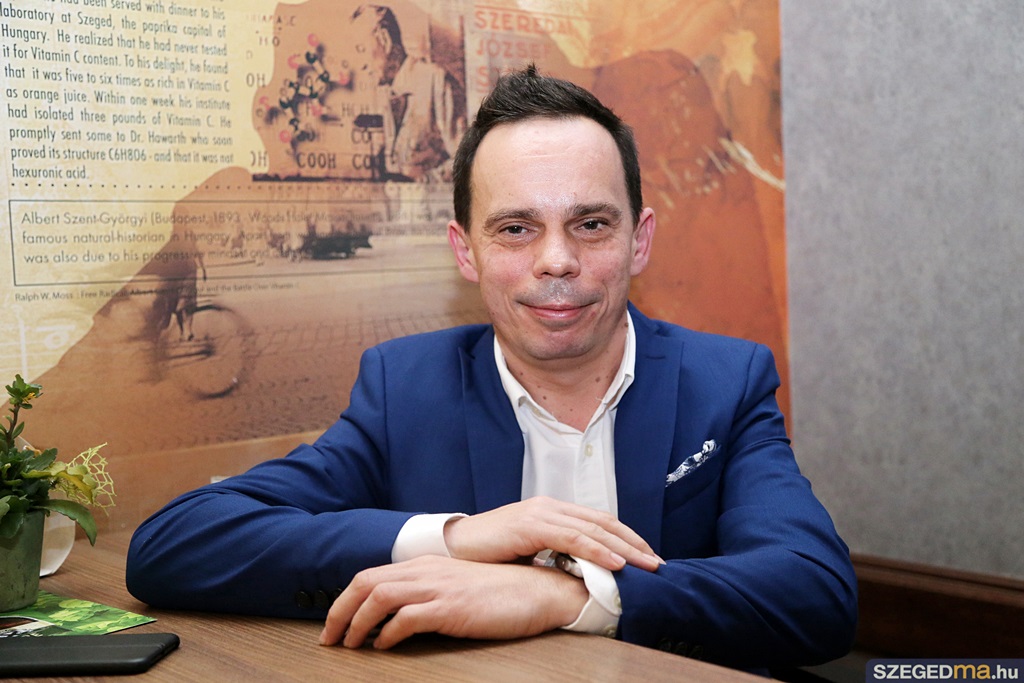 Szele Tamás: Juliska és a NER