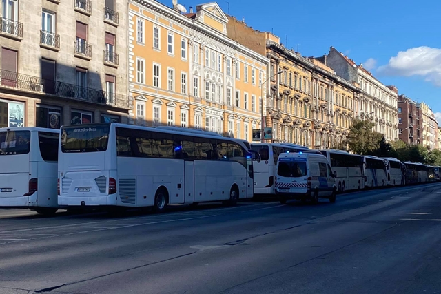 Gaál Péter: Jóska, levelet hozott a pósta