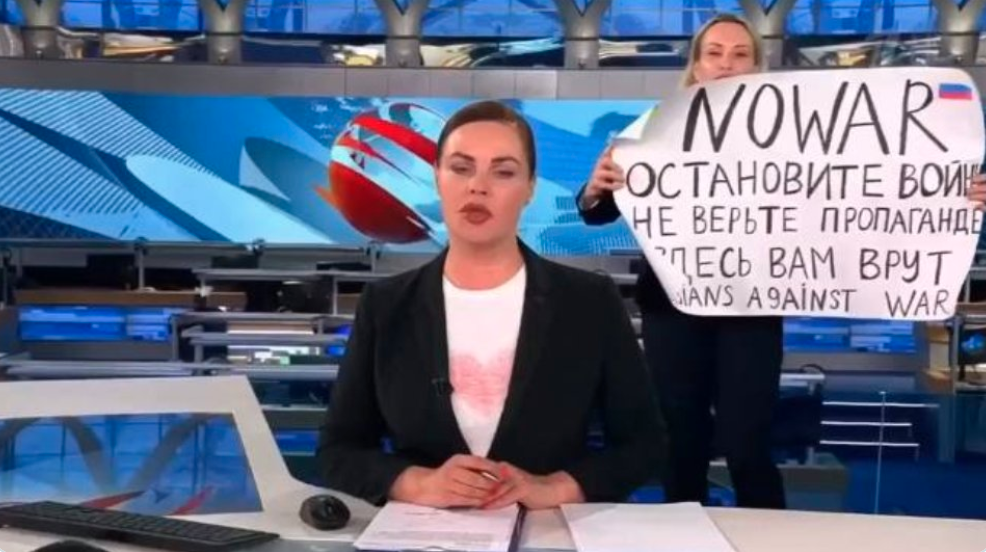 Szele Tamás: Marina Ovszjannikova hőstette