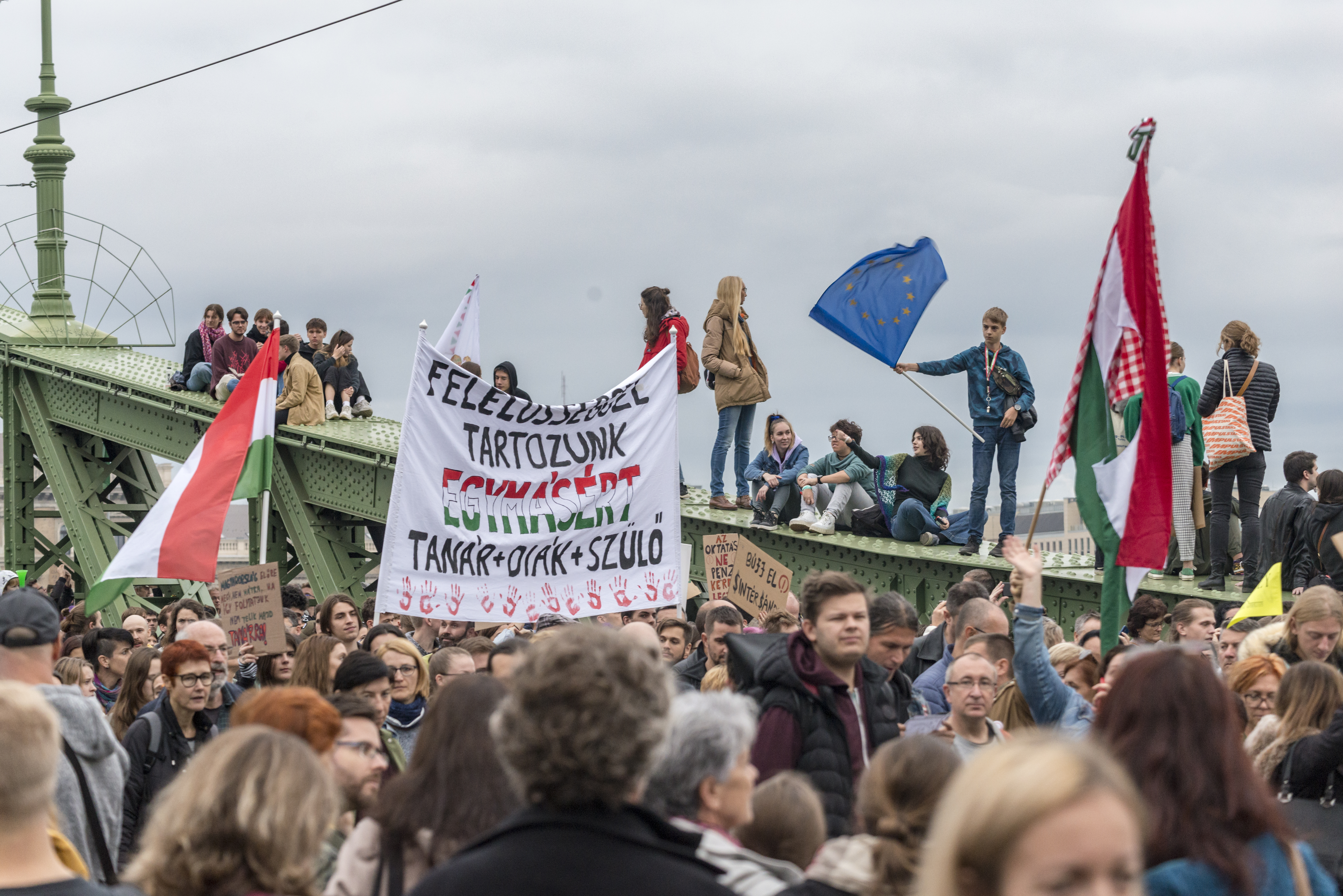 Baric Imre: Egy tüntetés arcai – képriport thumbnail